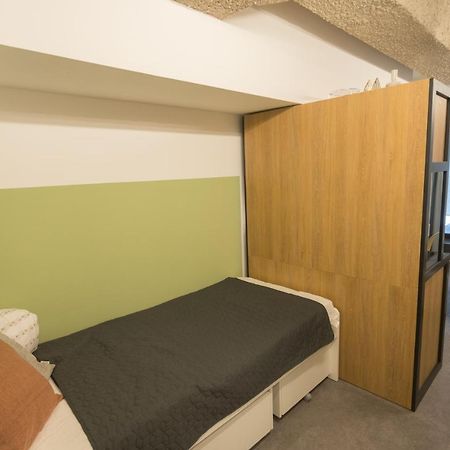 Peaceful Basement Apartment With Terrace & Free Gym Будапеща Екстериор снимка