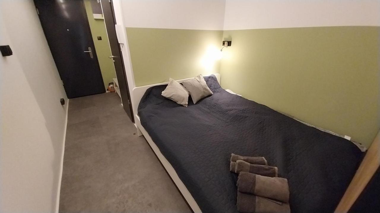 Peaceful Basement Apartment With Terrace & Free Gym Будапеща Екстериор снимка