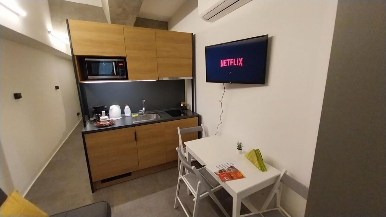 Peaceful Basement Apartment With Terrace & Free Gym Будапеща Екстериор снимка