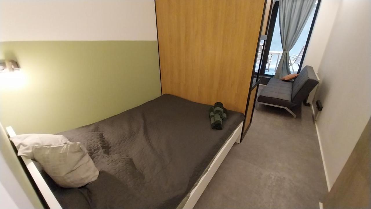Peaceful Basement Apartment With Terrace & Free Gym Будапеща Екстериор снимка