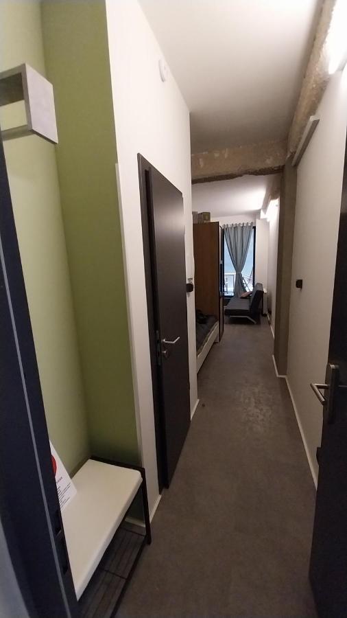 Peaceful Basement Apartment With Terrace & Free Gym Будапеща Екстериор снимка