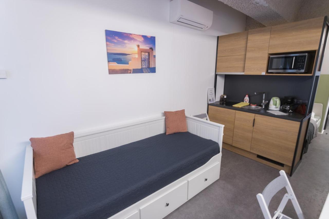 Peaceful Basement Apartment With Terrace & Free Gym Будапеща Екстериор снимка